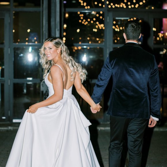 Meet your Posher, Courtney - Picture 1 of 1